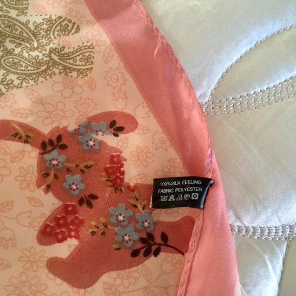 Square silky scarf - Picture 3 of 3